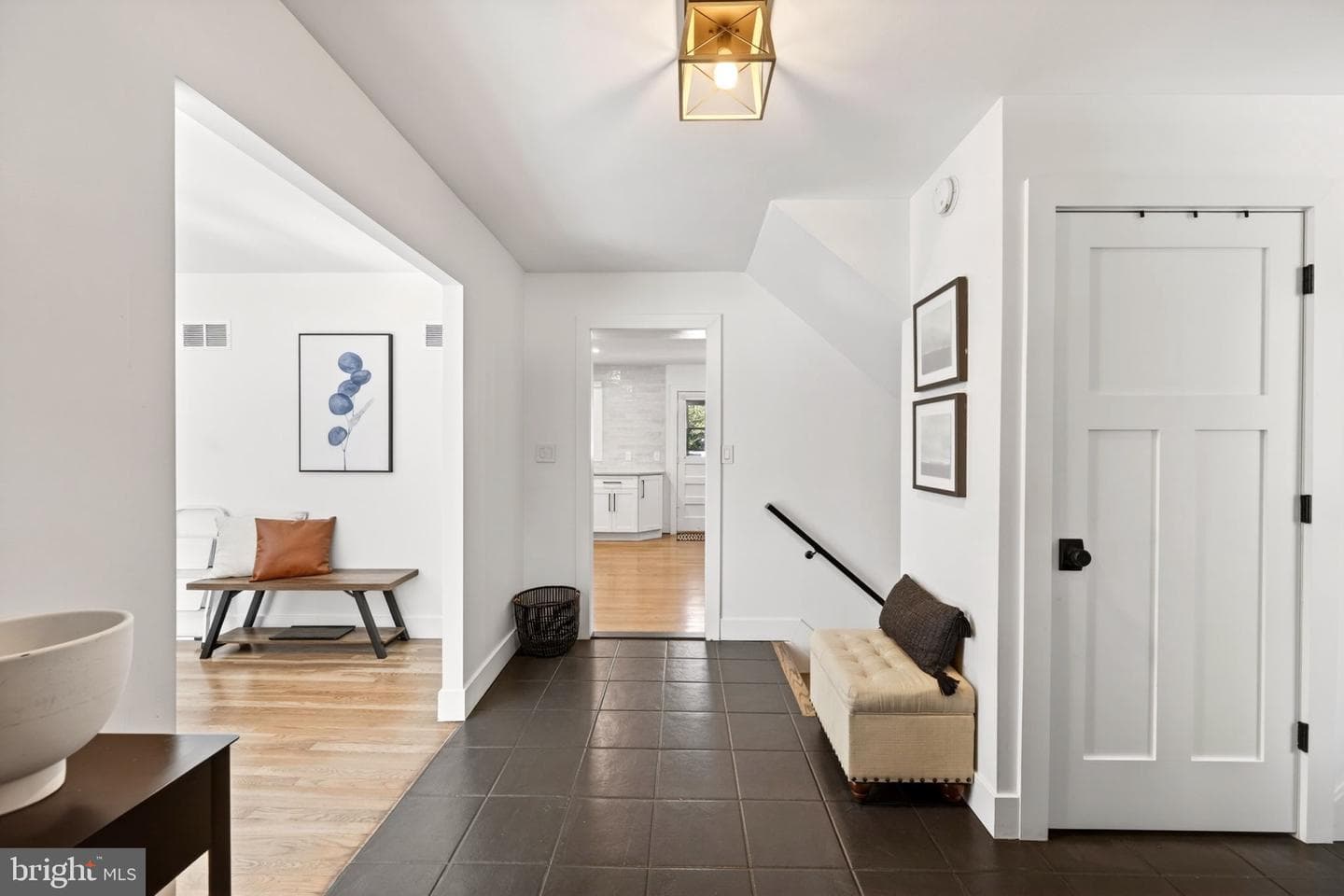 300 White Plains Court photo 4