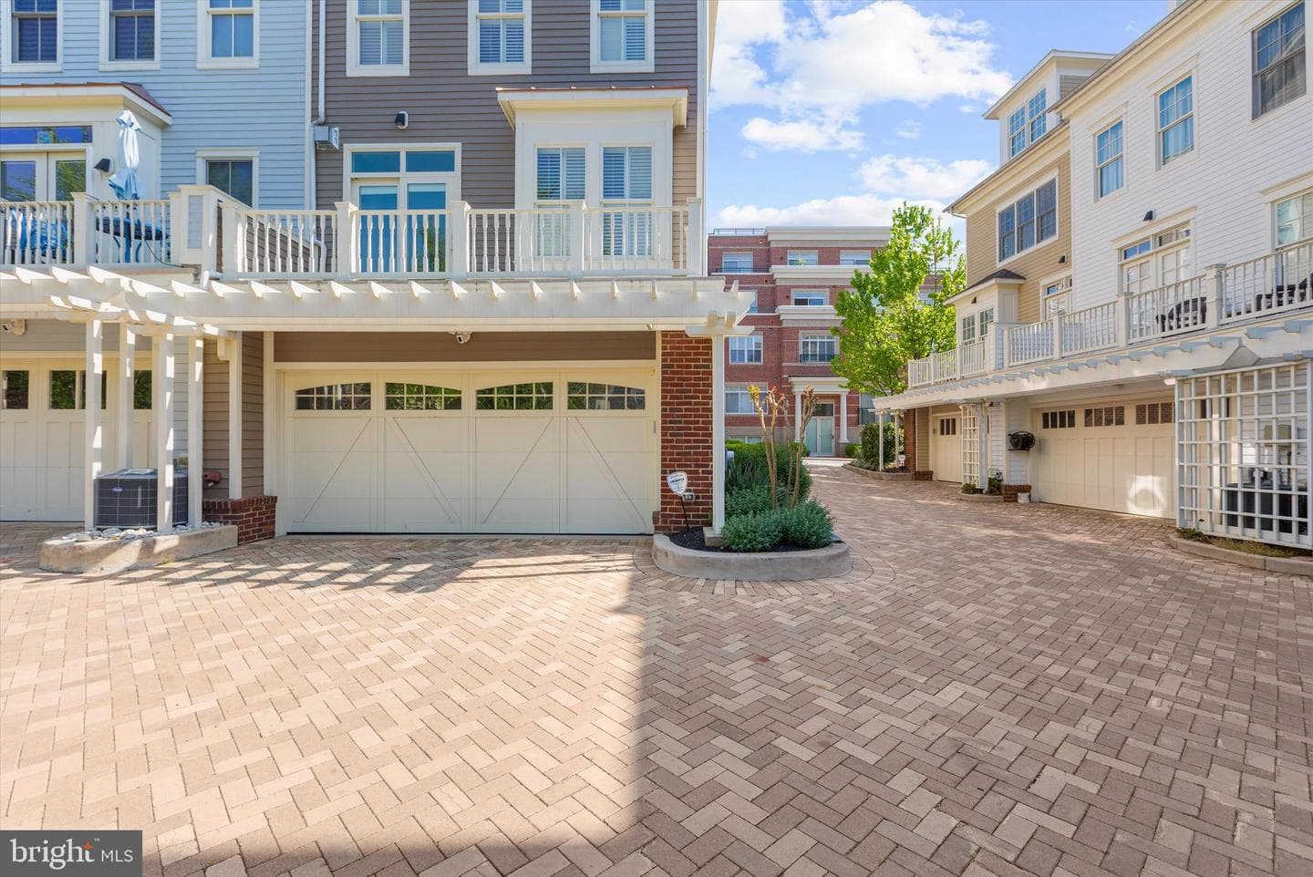 47 Richards Lane photo 4