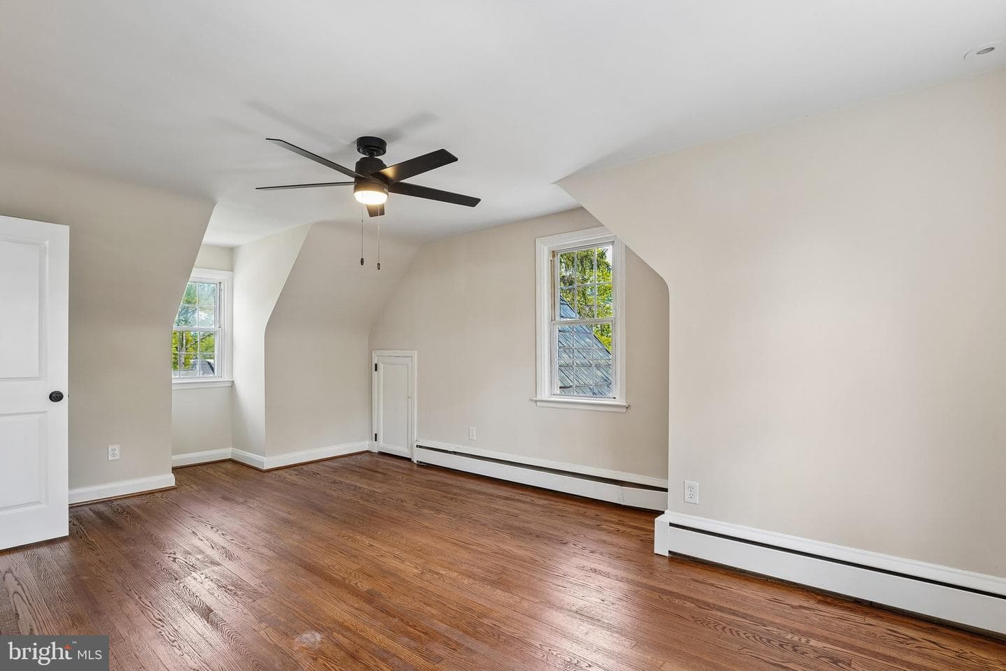 527 Forest View Road photo 15
