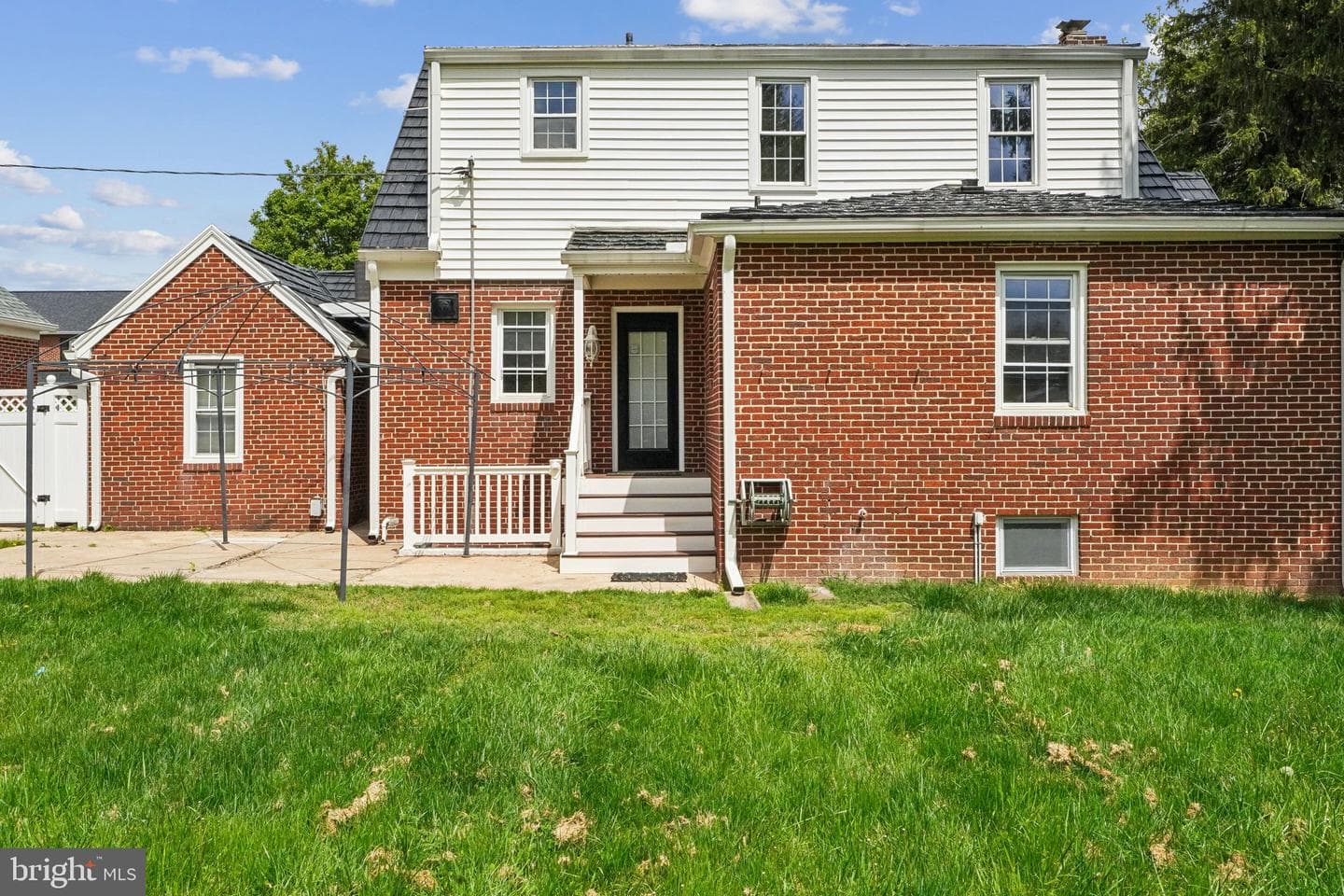 527 Forest View Road photo 23