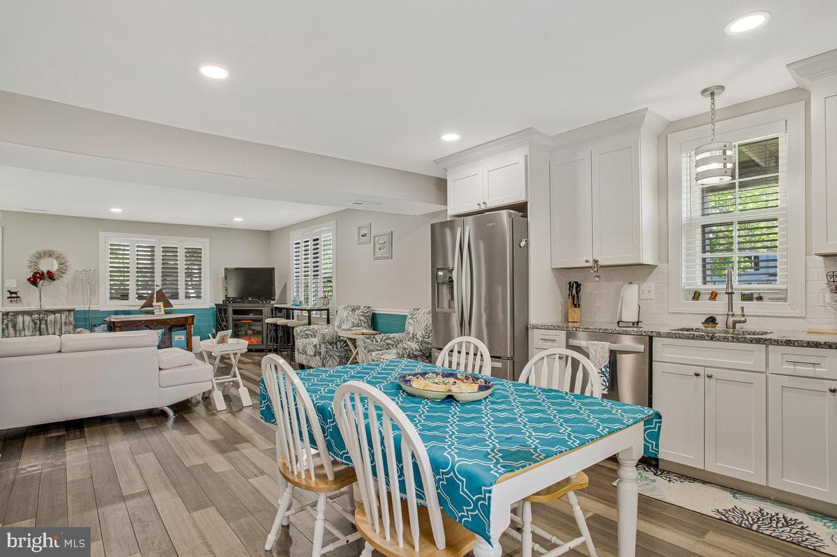 4912 Mariners Drive photo 12