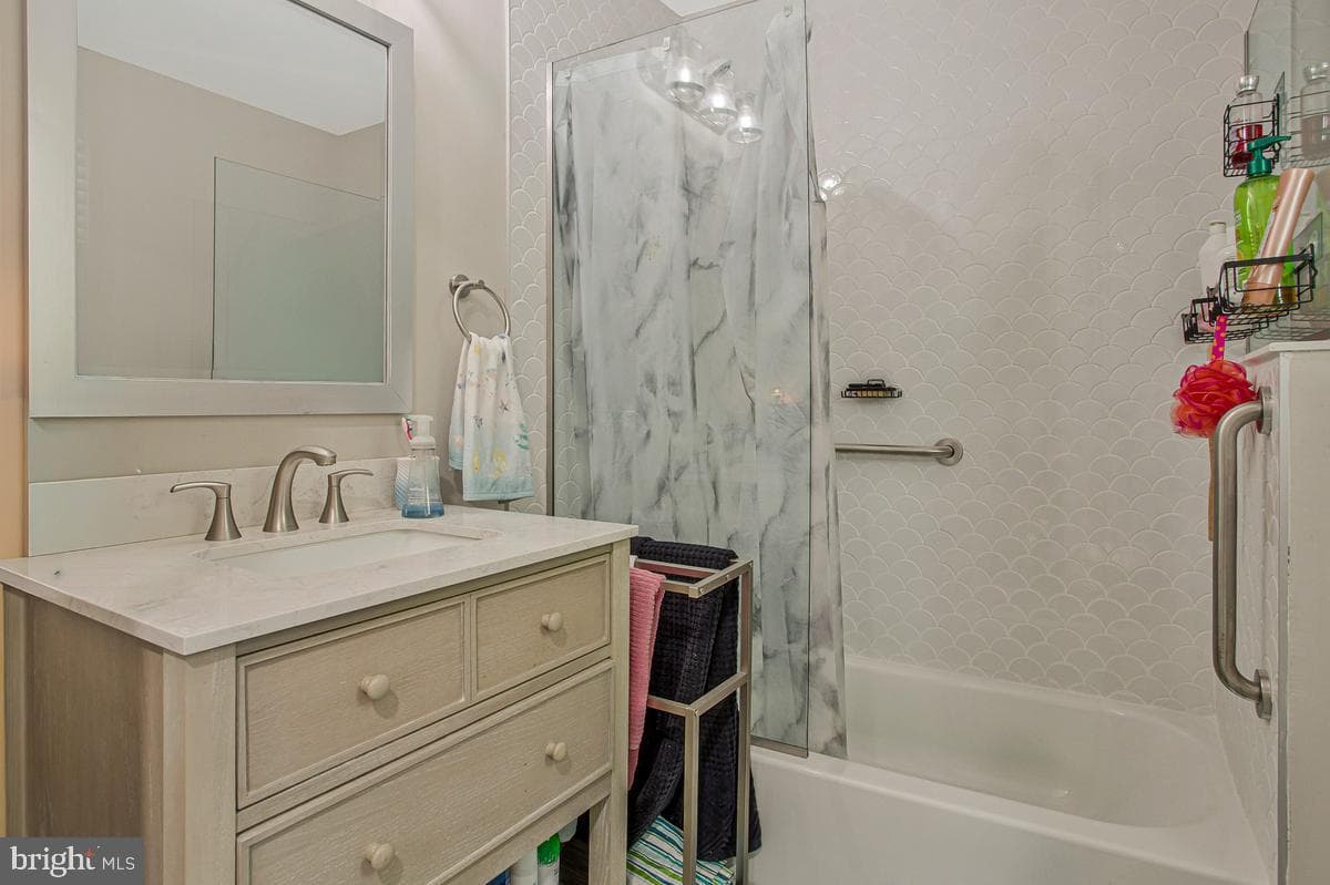 4912 Mariners Drive photo 21