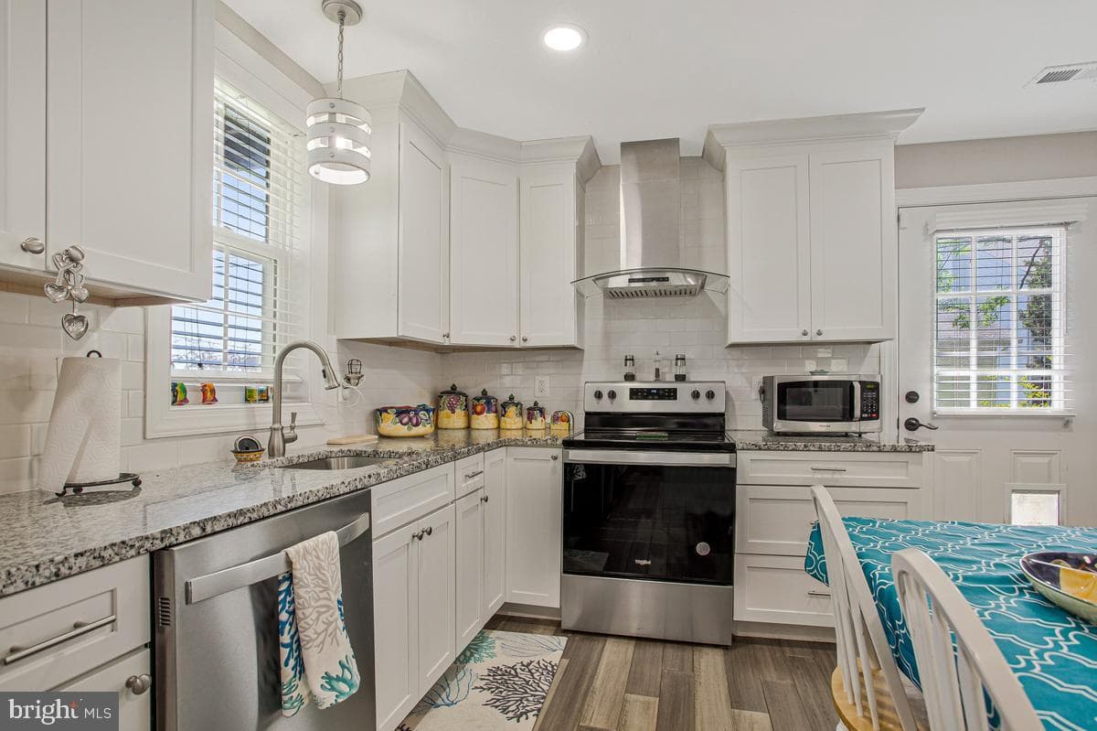 4912 Mariners Drive photo 5
