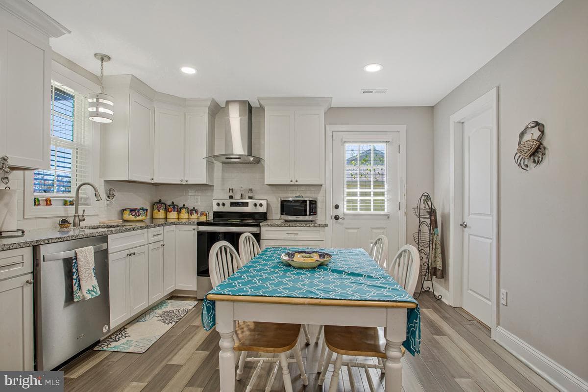 4912 Mariners Drive photo 8
