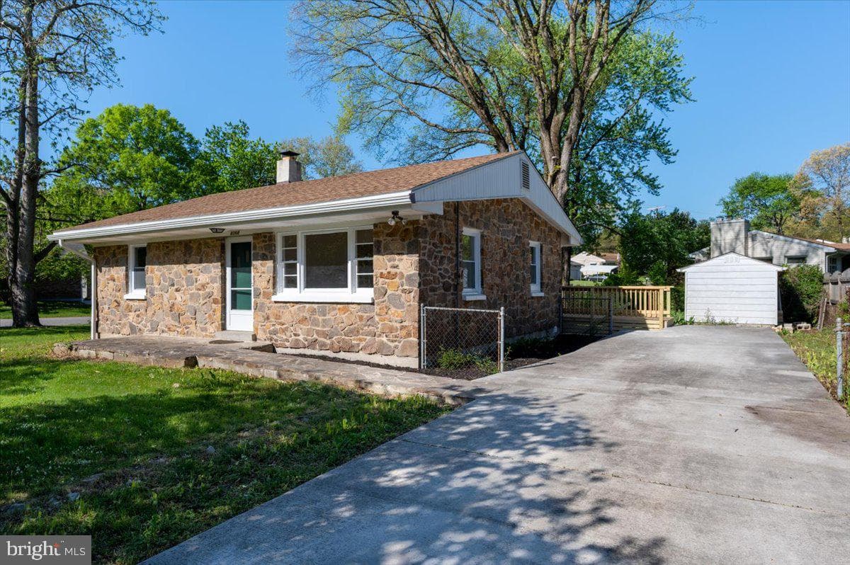 8068 Clark Station Road photo 3