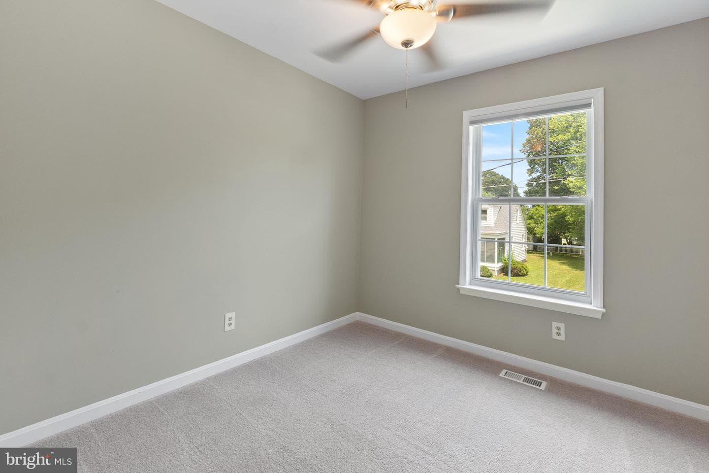 1527 Lincoln Road photo 11