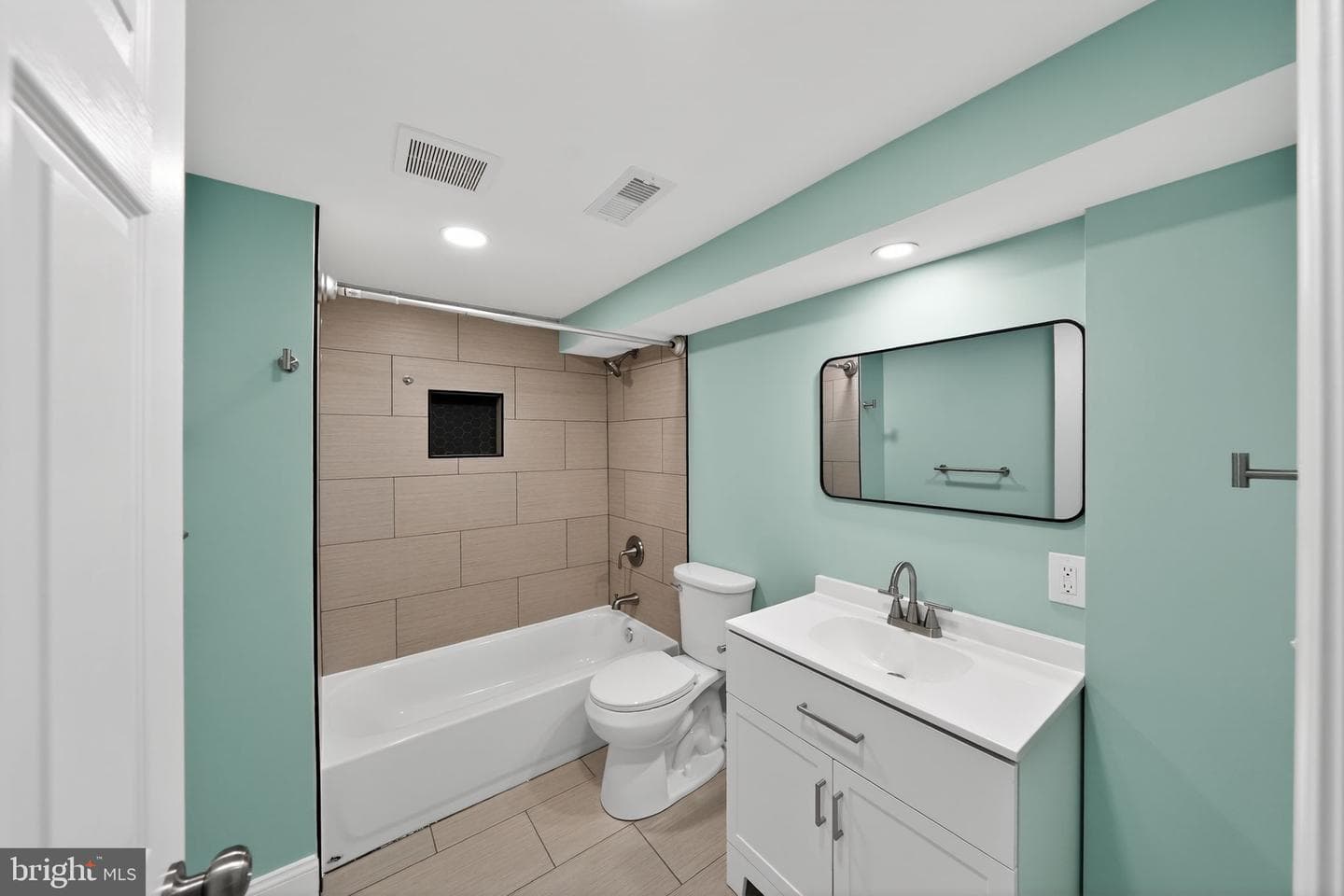 8 Hanford Drive photo 12
