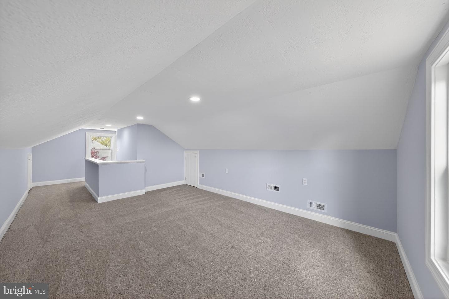 8 Hanford Drive photo 13