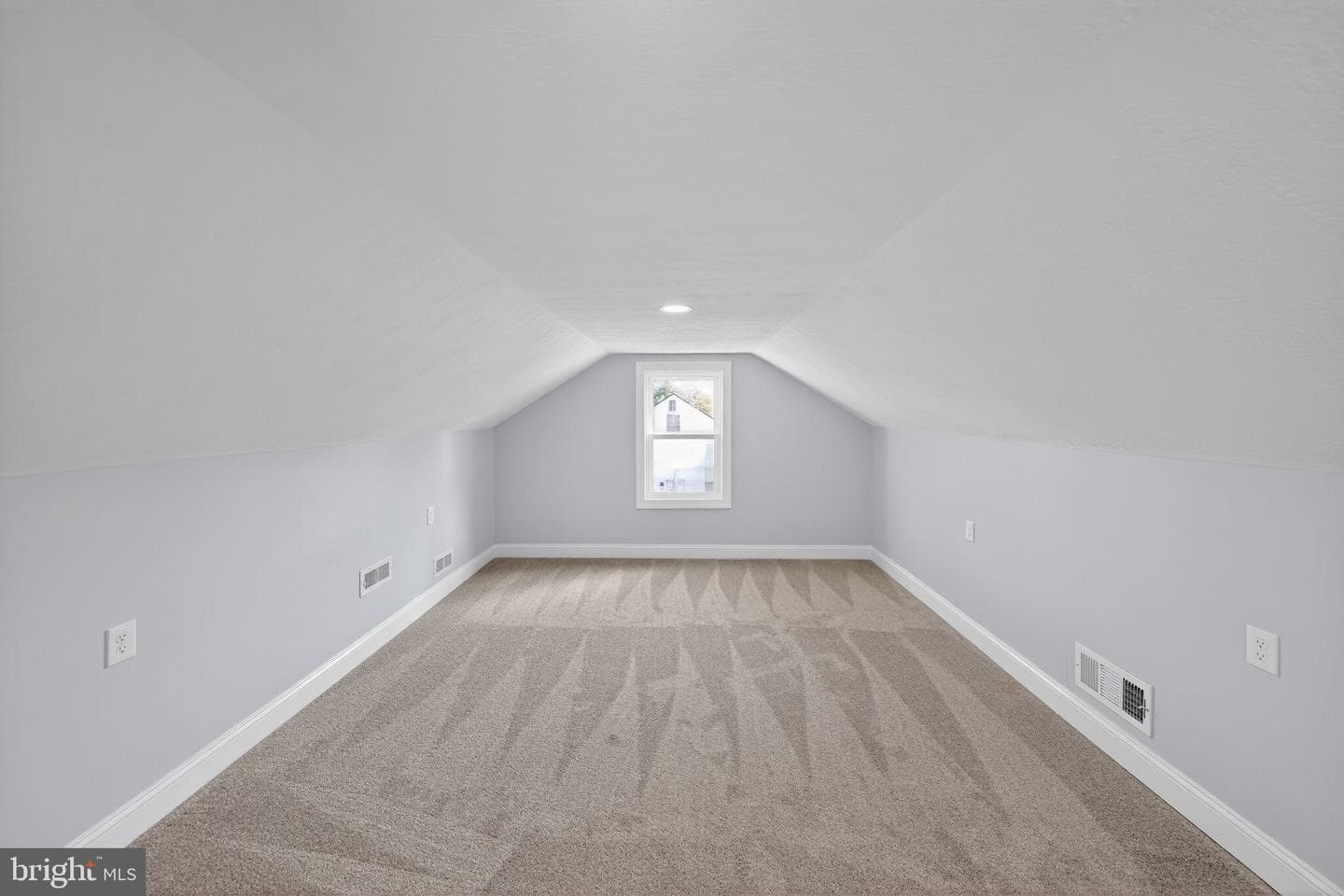 8 Hanford Drive photo 16