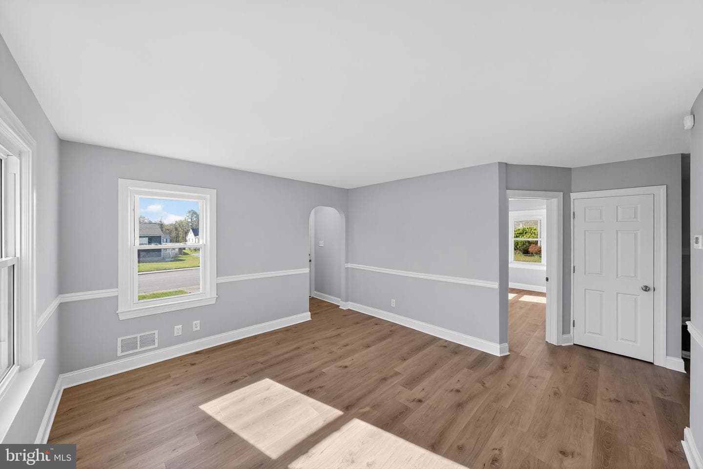 8 Hanford Drive photo 3