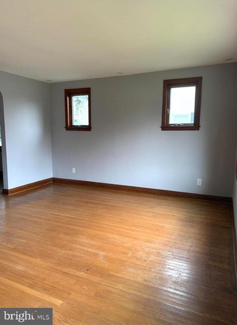 312 Townsend Avenue photo 4