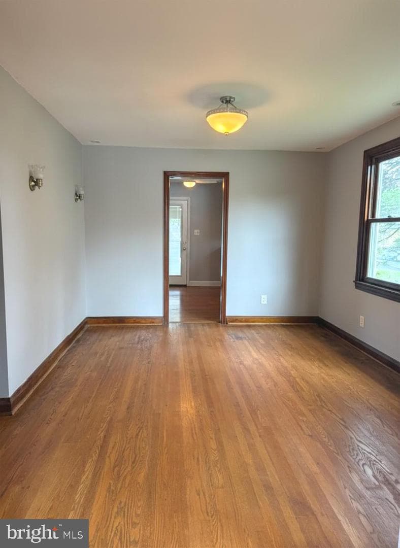 312 Townsend Avenue photo 6