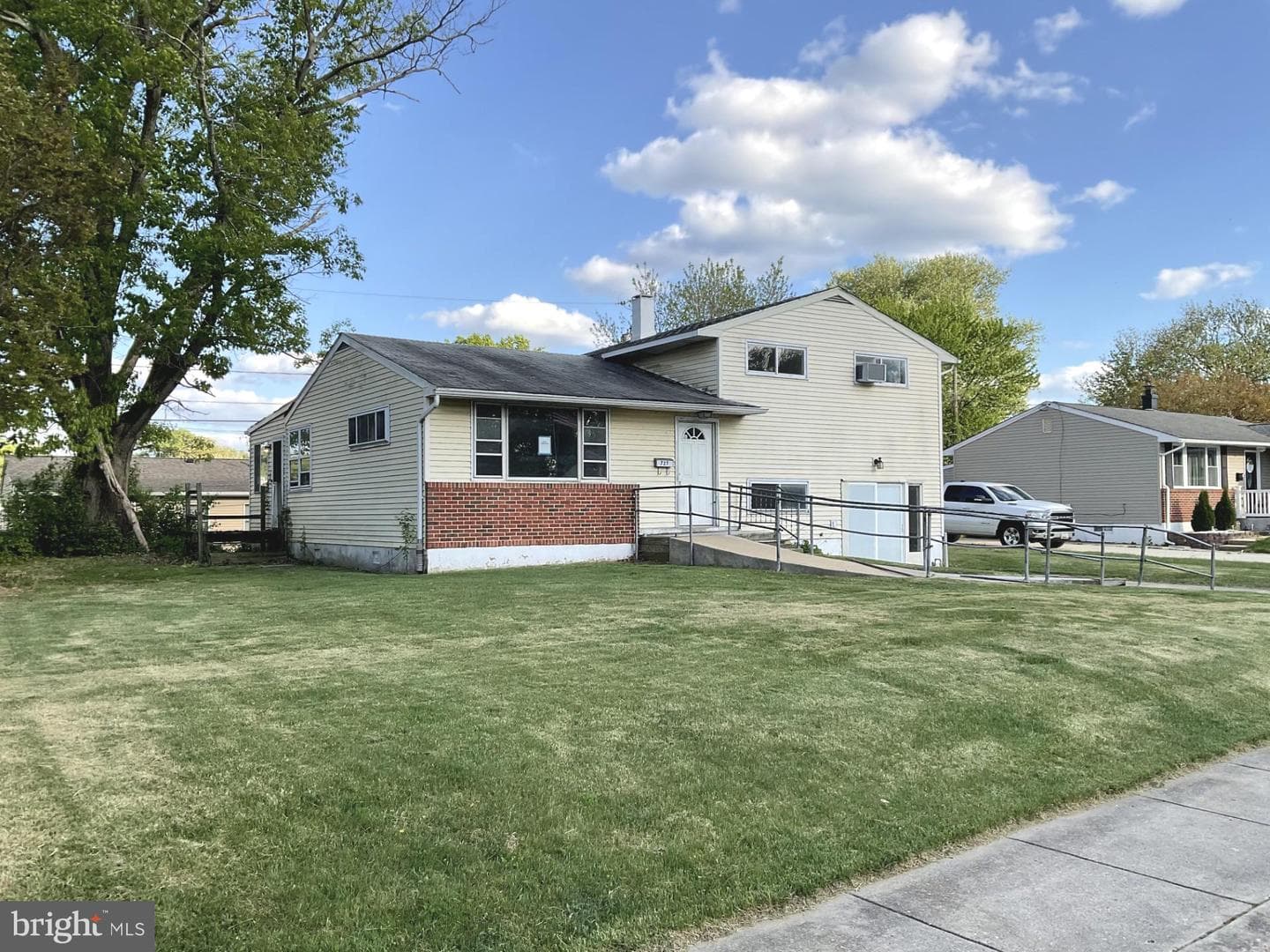 727 Delmar Avenue photo 3