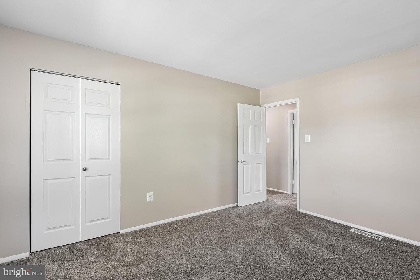 2423 Flowering Tree Lane photo 32