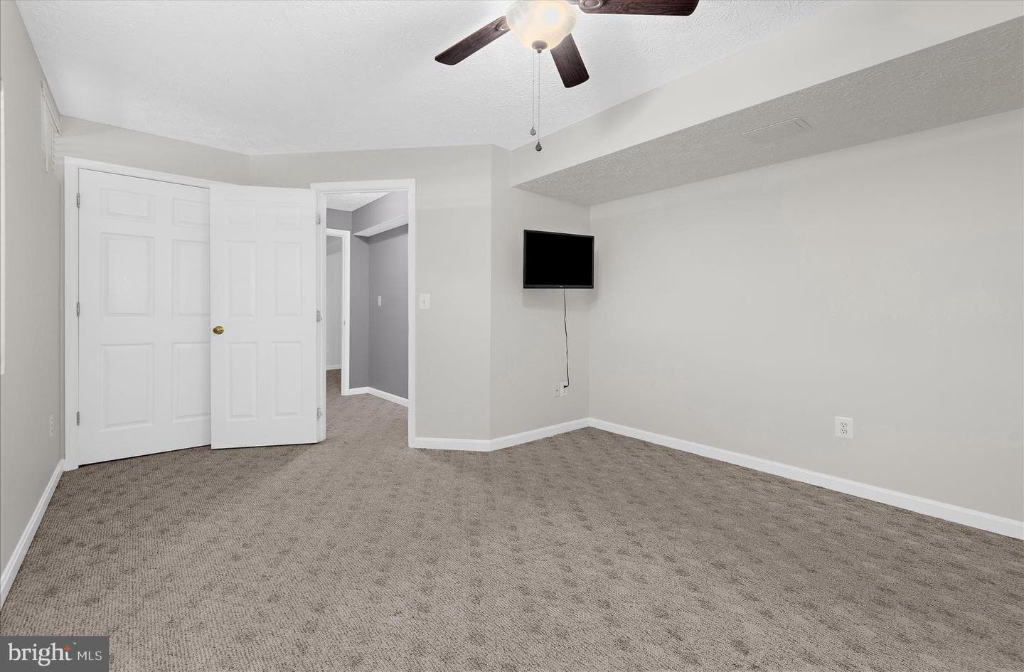7906 Winterbrook Court photo 40