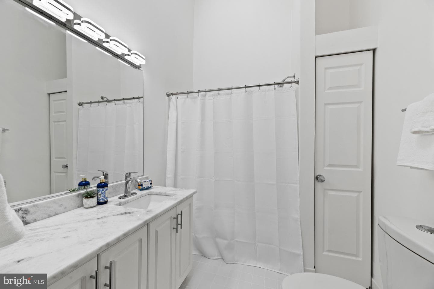 1457 Falcon Nest Court photo 21