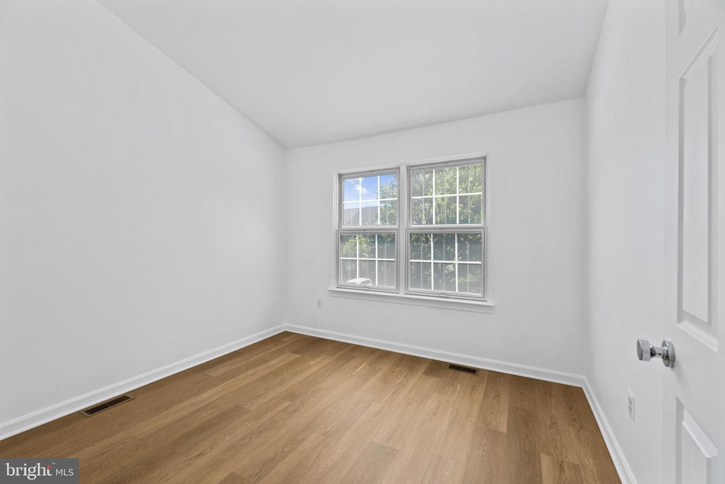 1457 Falcon Nest Court photo 25