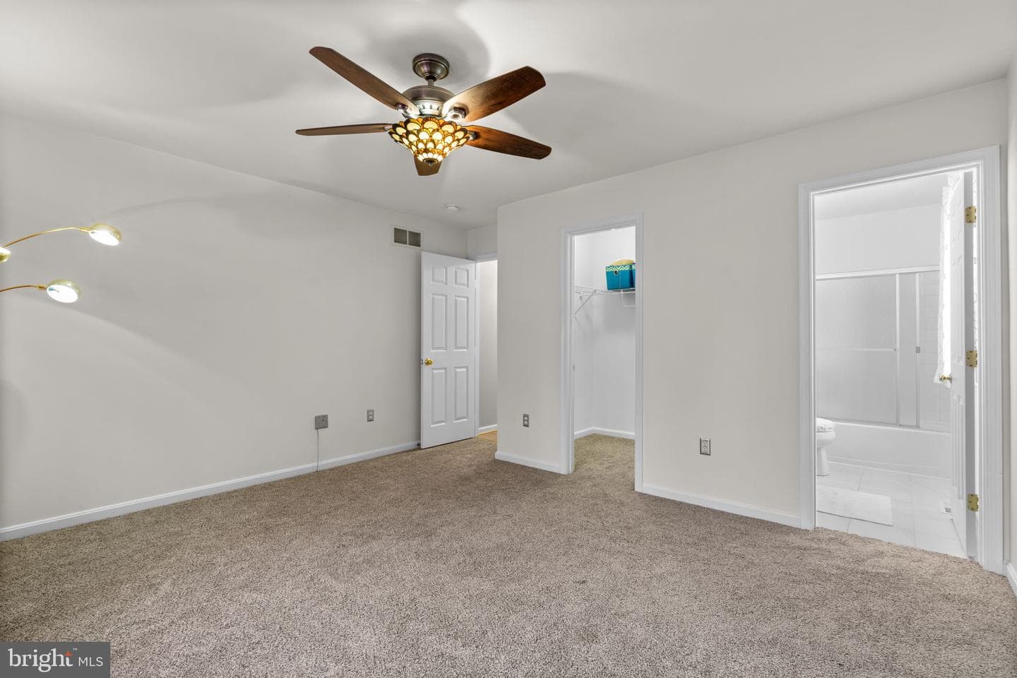 8057 Mayer Avenue photo 11