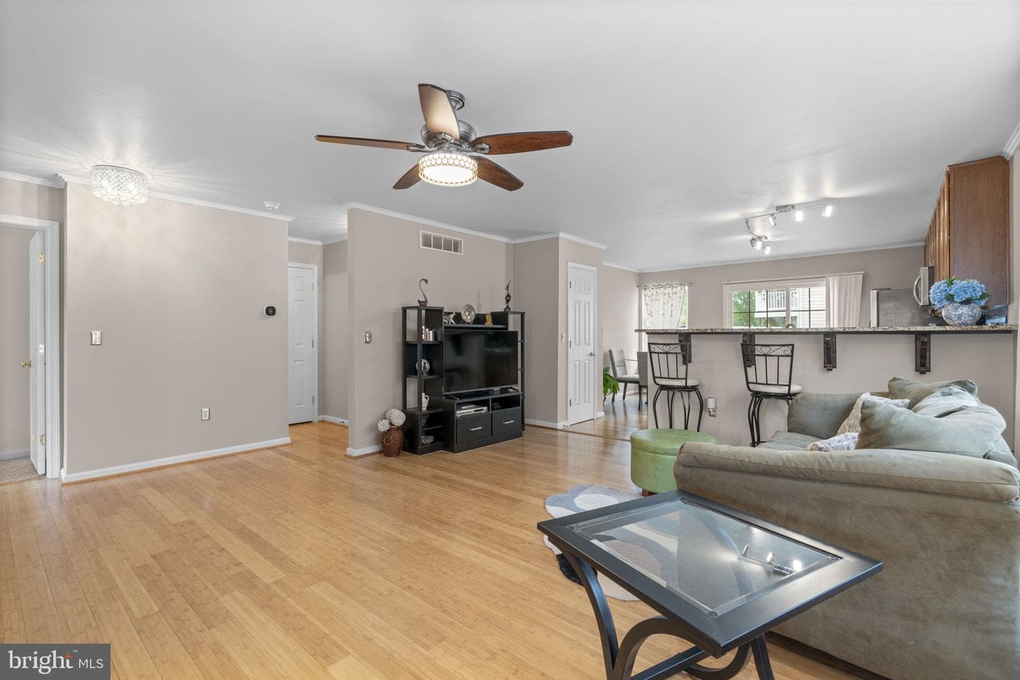 8057 Mayer Avenue photo 3