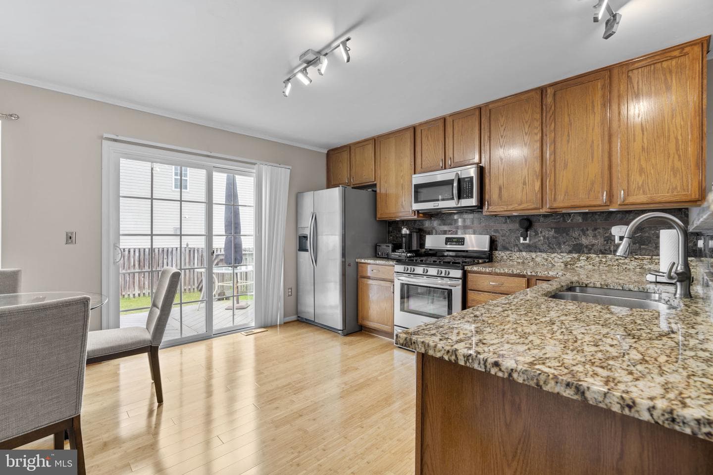 8057 Mayer Avenue photo 6