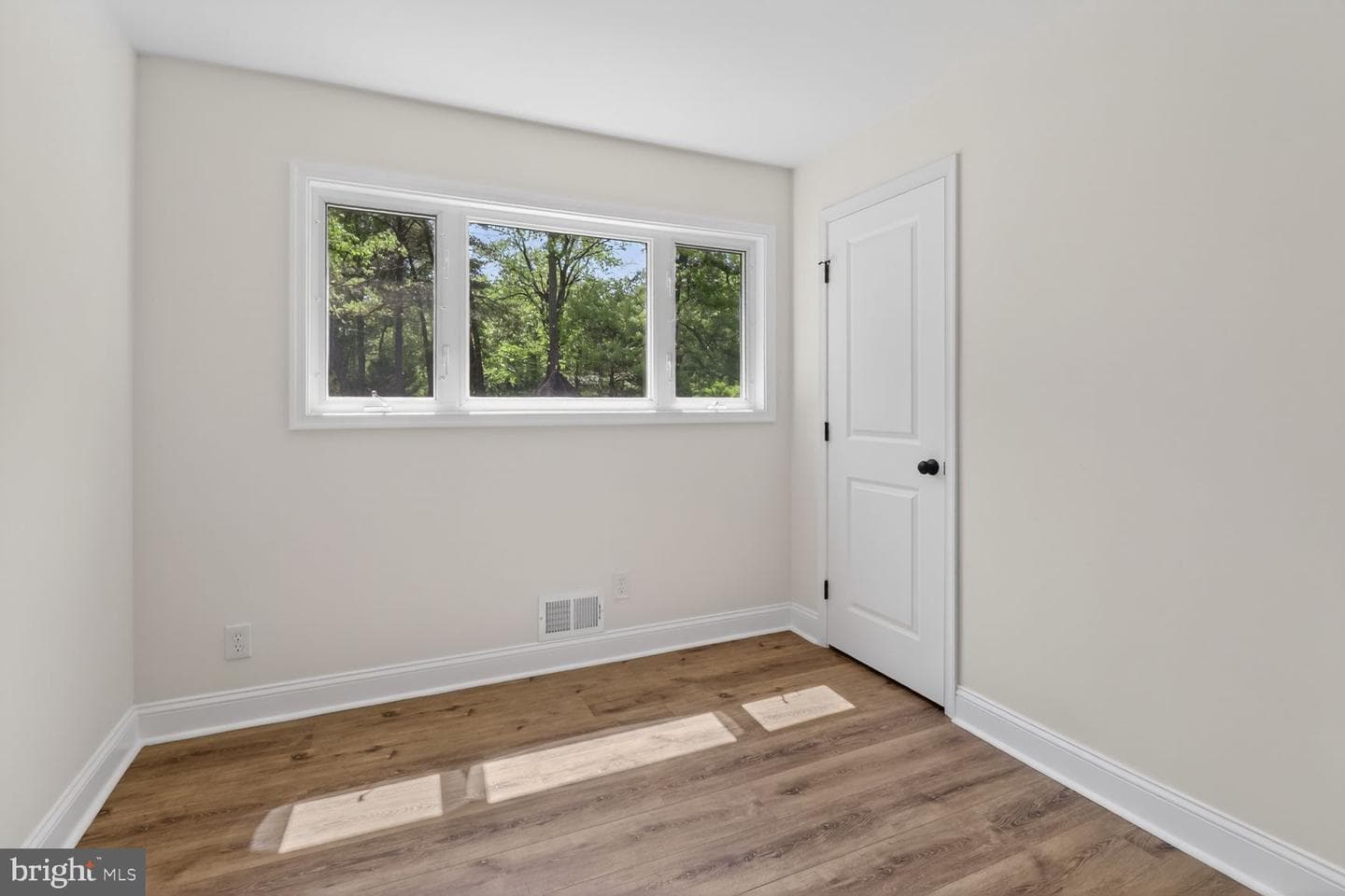 420 Edgemere Drive photo 12