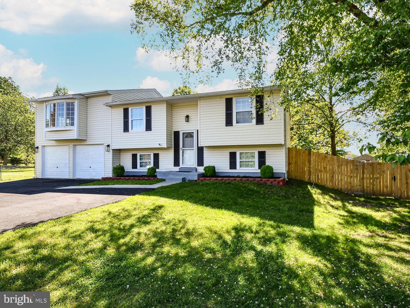 8139 Windmill Court photo 3