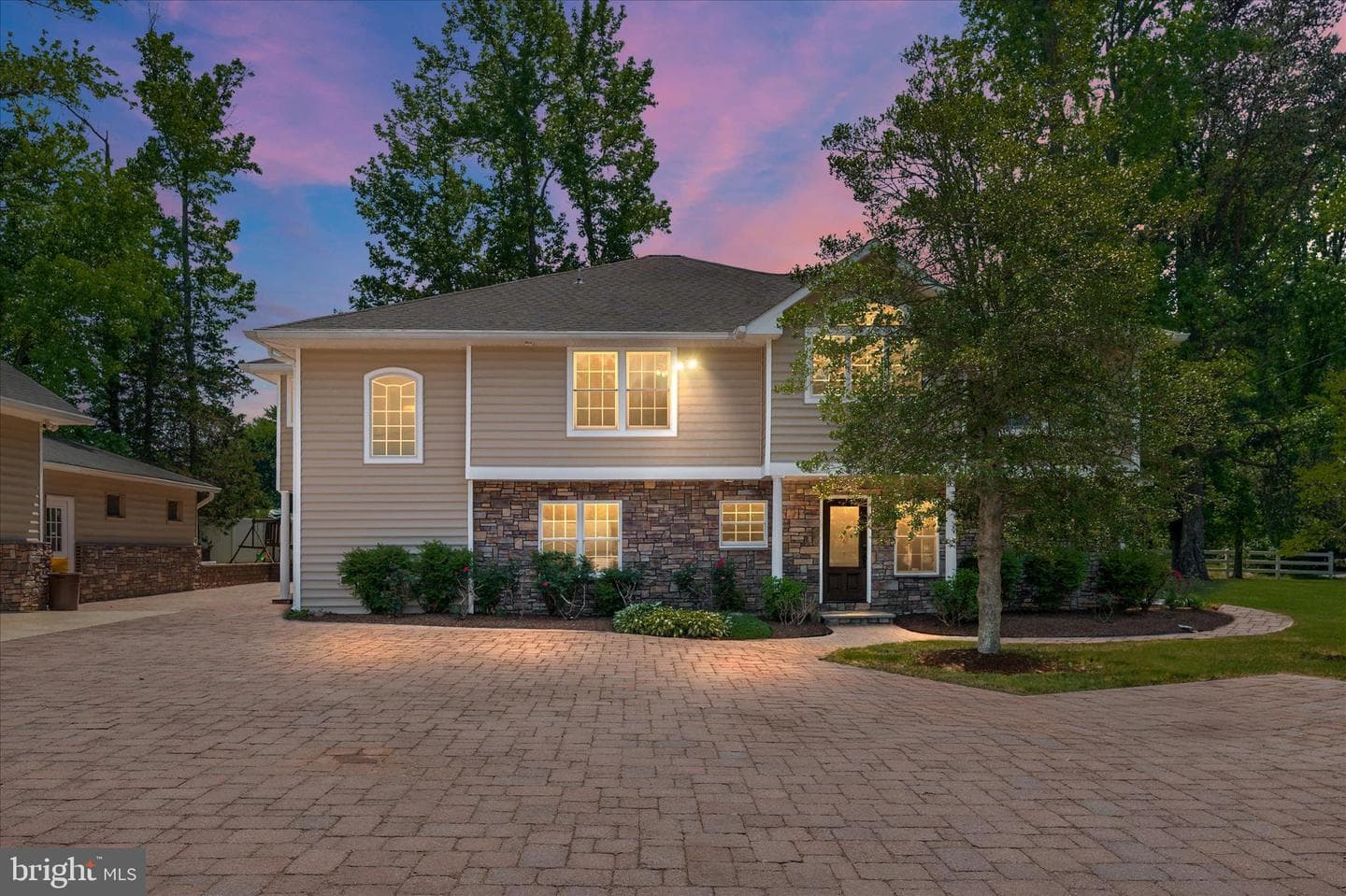 401 Beach Drive, Edgewater