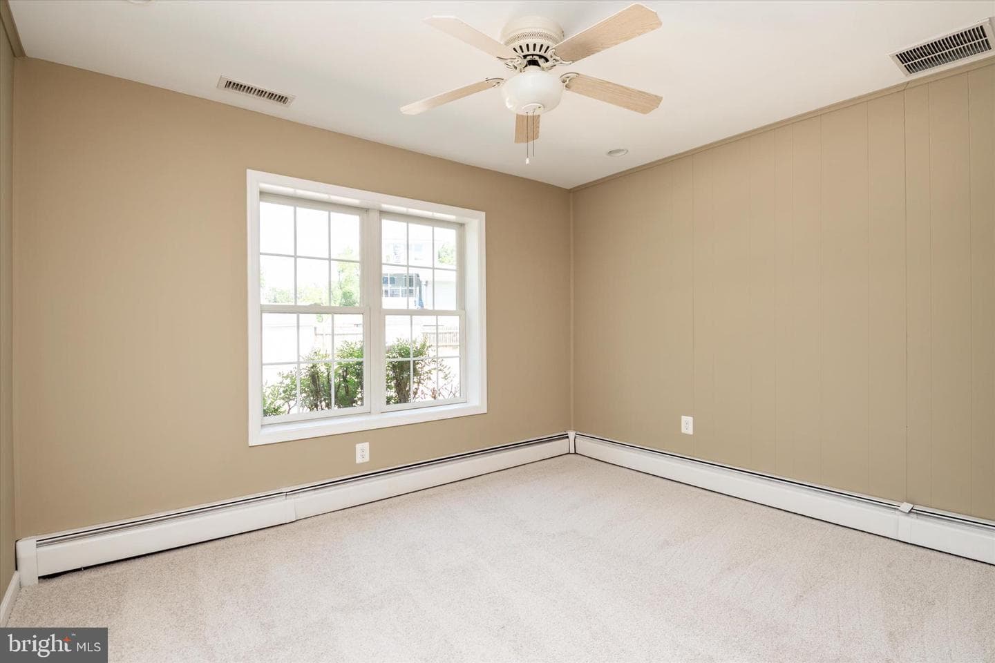 401 Beach Drive photo 31