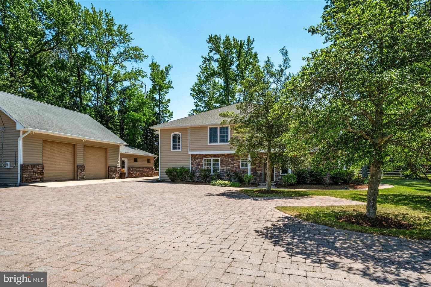 401 Beach Drive photo 42