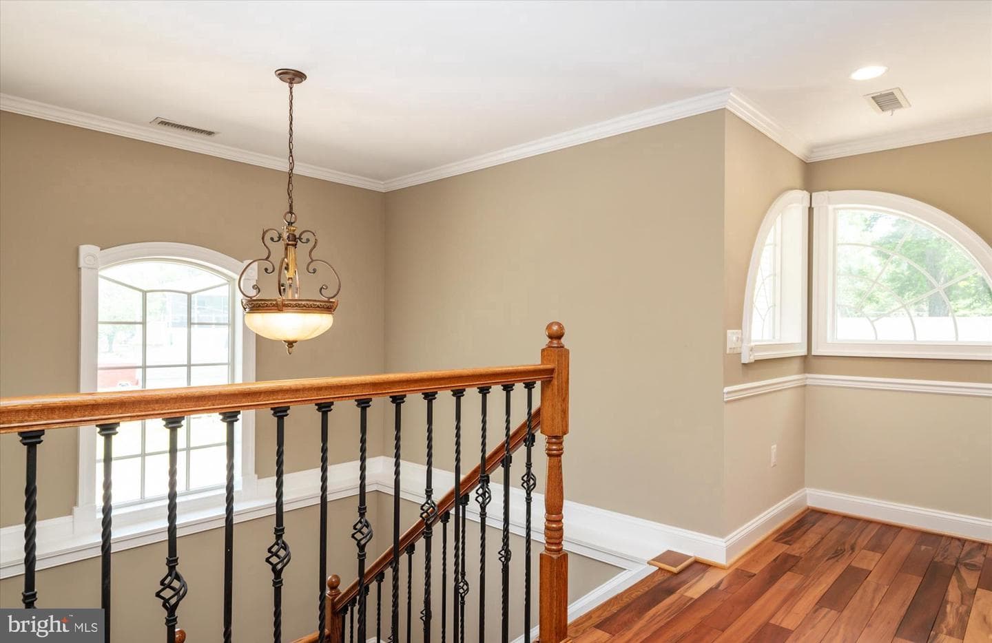 401 Beach Drive photo 9