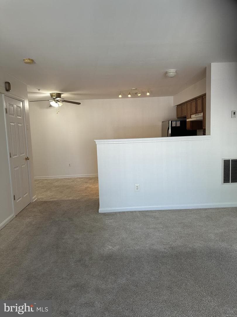 650 Sprite Way photo 9