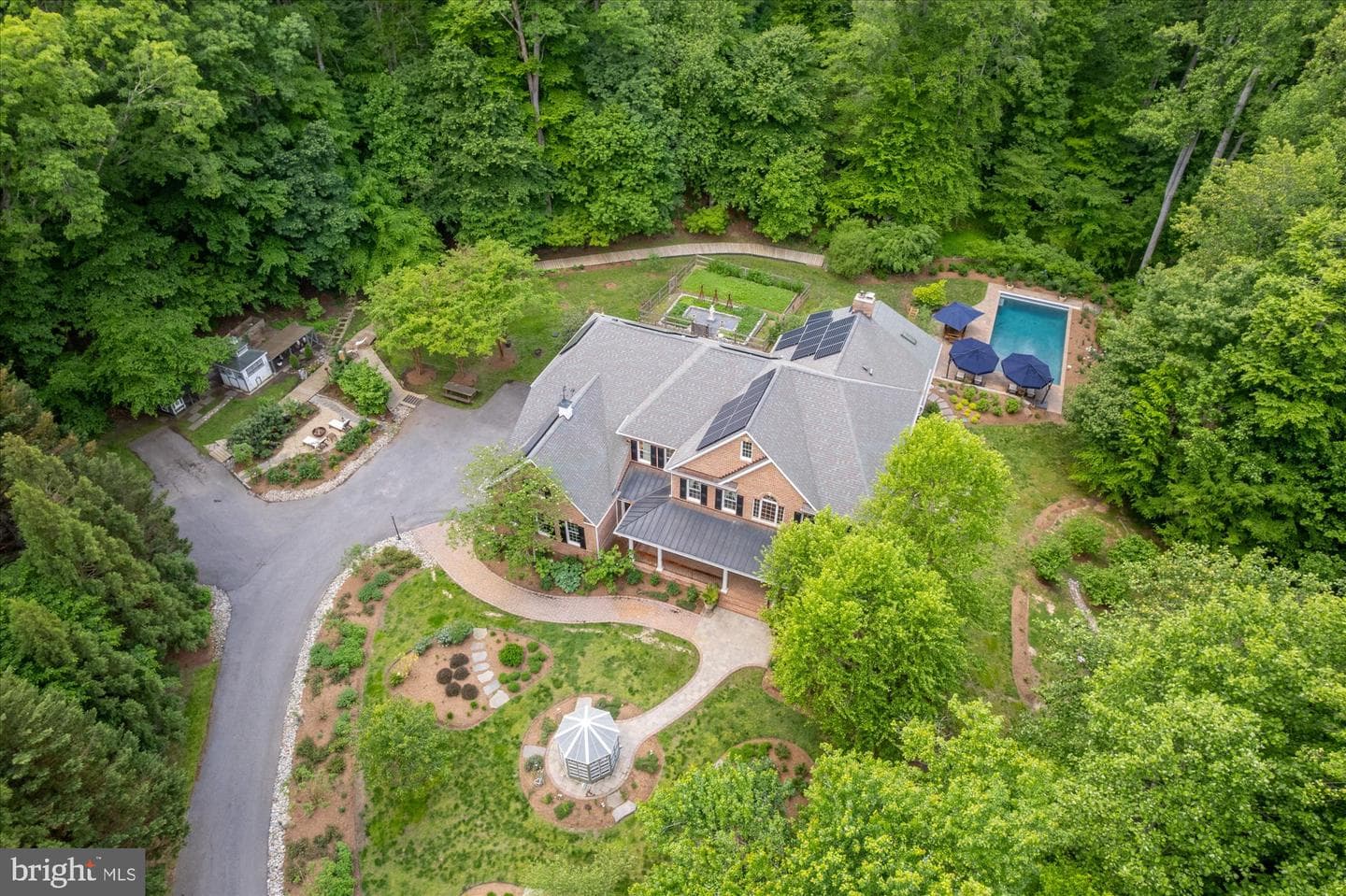 801 Antietam Drive photo 2