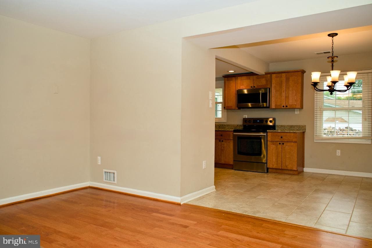 2504 Symphony Lane photo 10