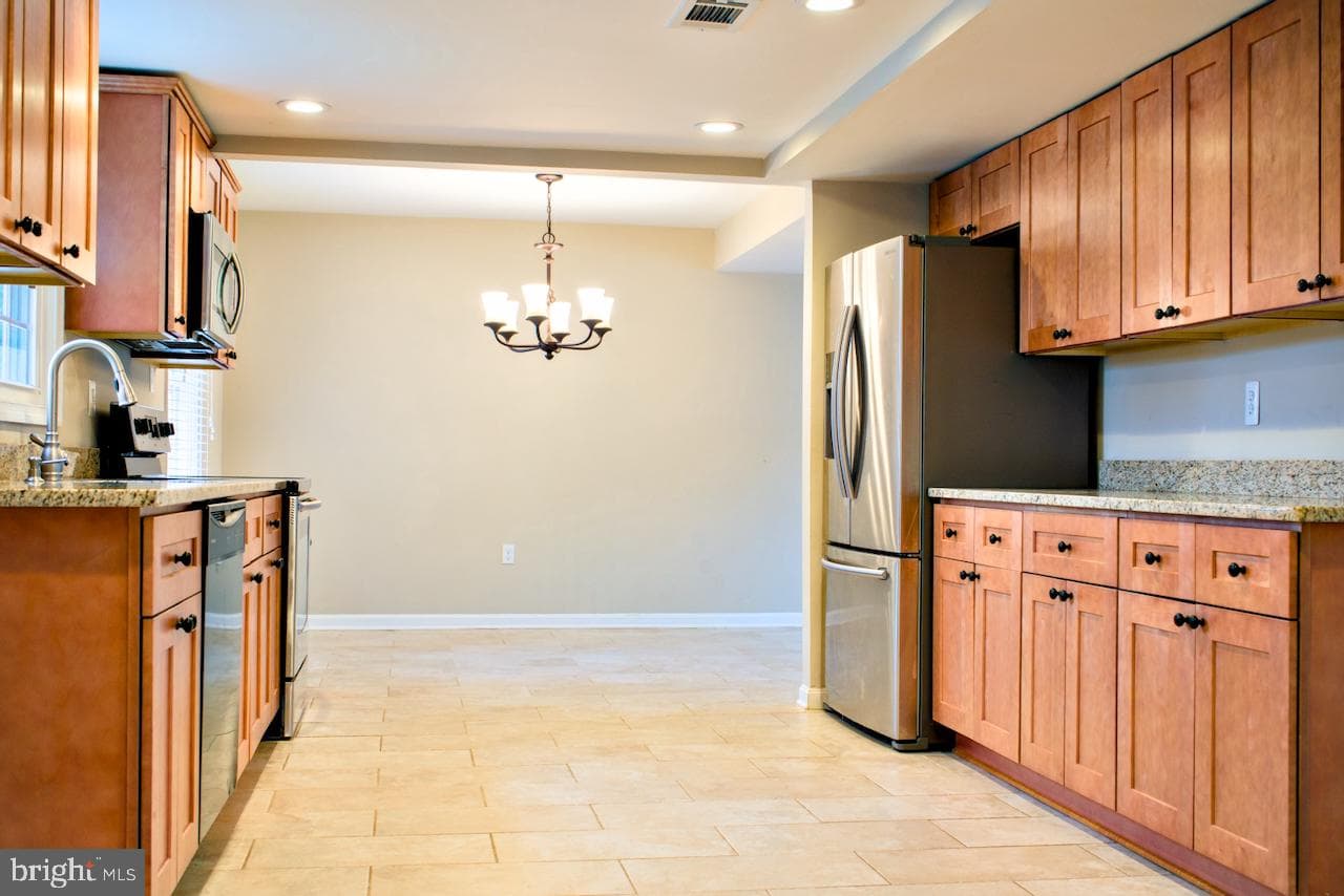 2504 Symphony Lane photo 13