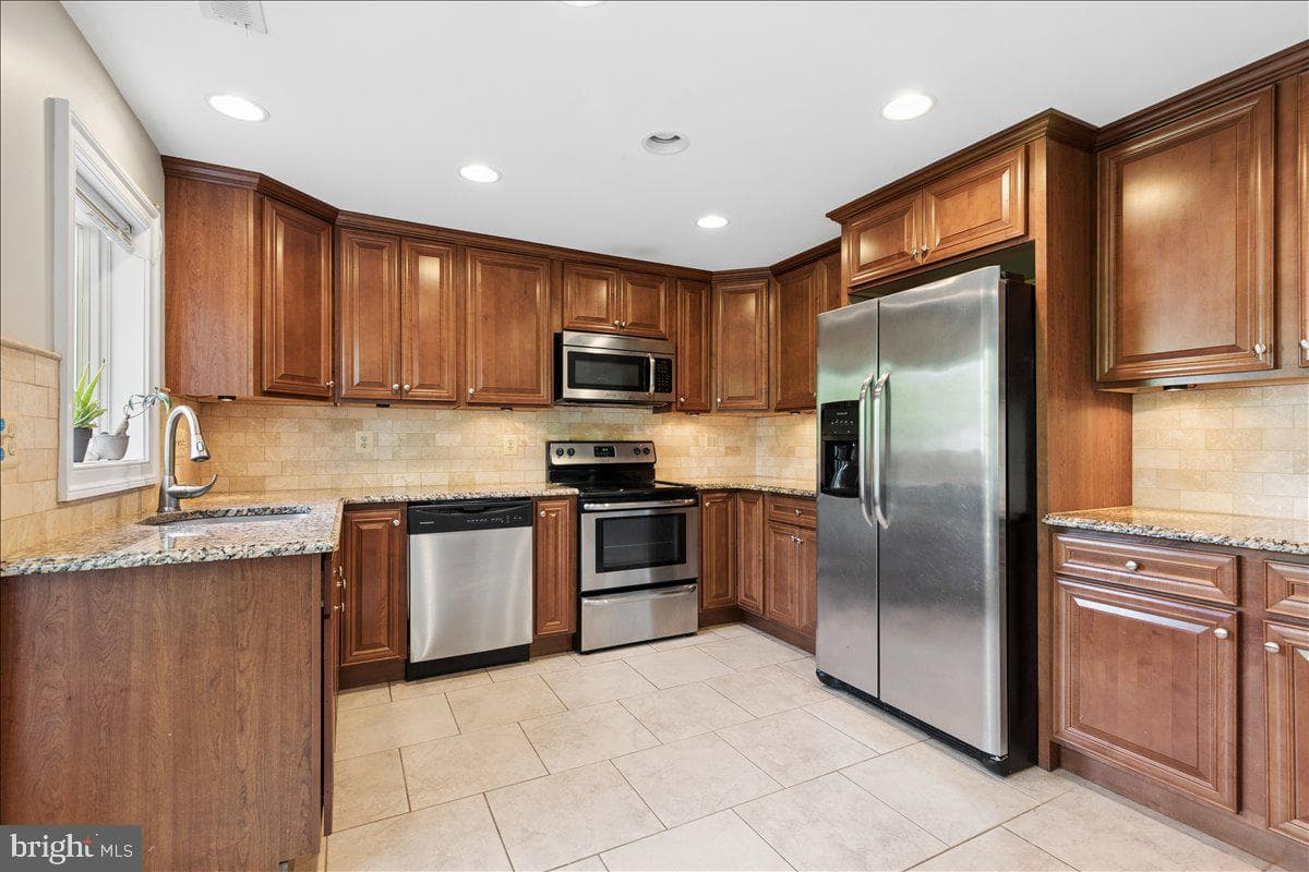 8350 Sycamore Road photo 4