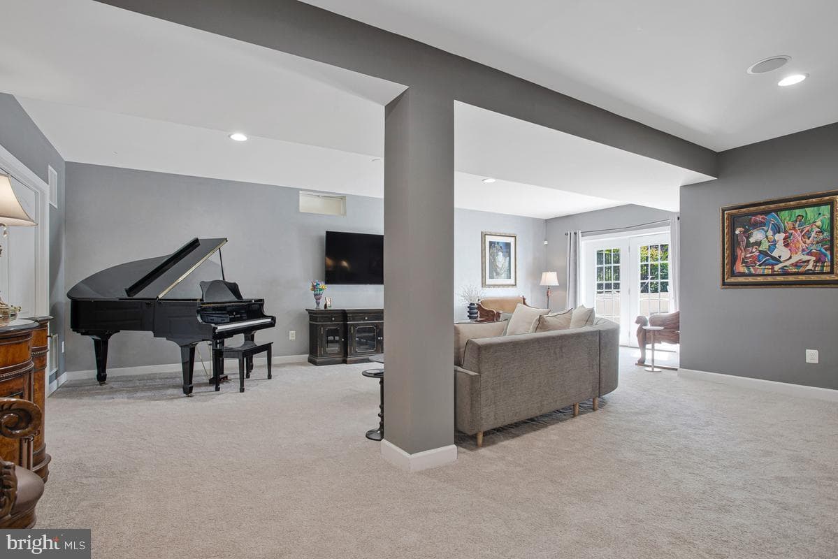 905 Cornell Avenue photo 40