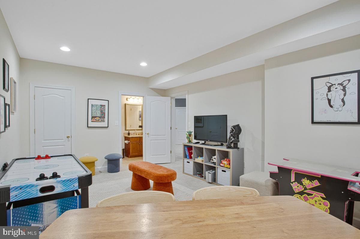 905 Cornell Avenue photo 47