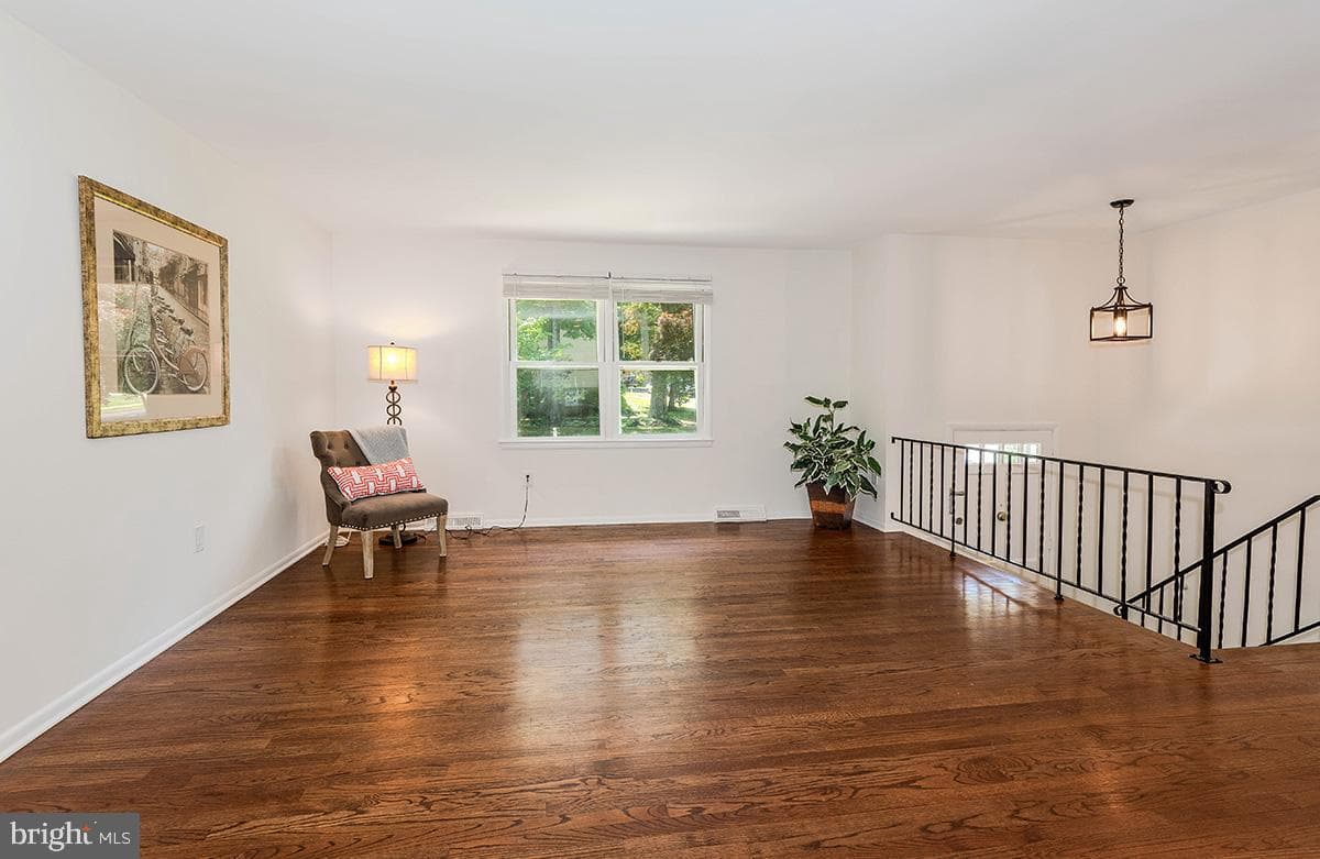 149 Northway photo 7
