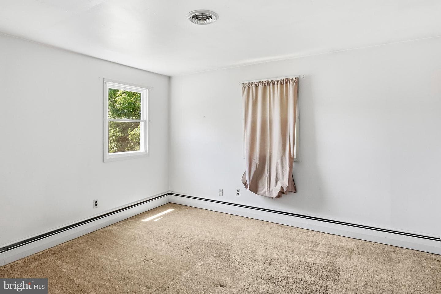 536 Williamsburg Lane photo 31