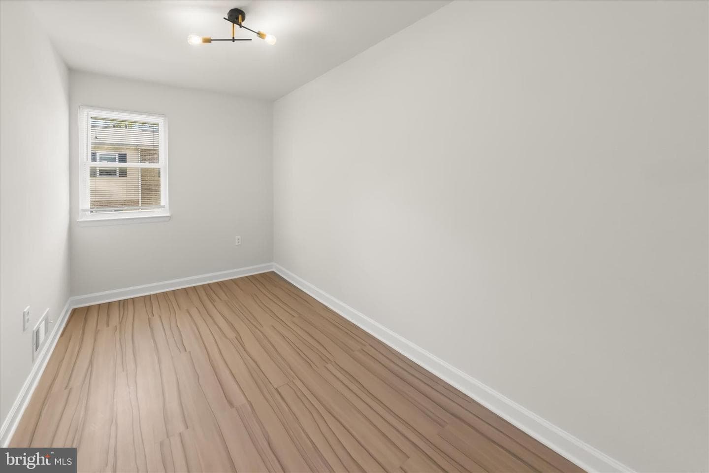 8219 Tomlinson Court photo 18