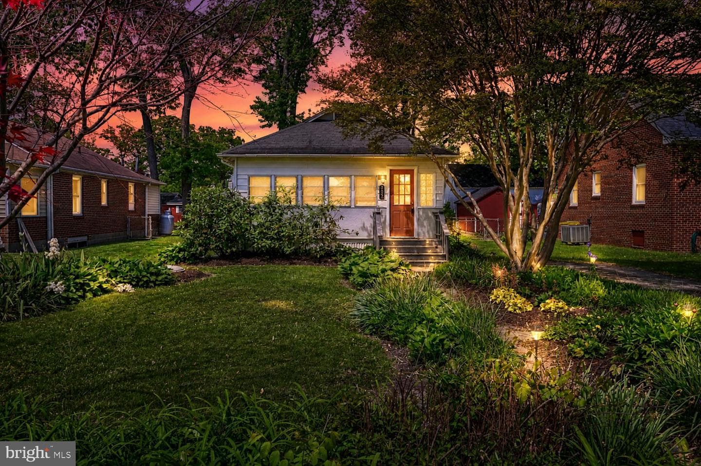 302 Linden Avenue, Edgewater