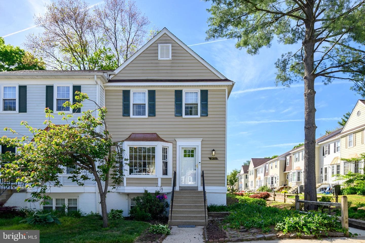 1476 Lowell photo 2