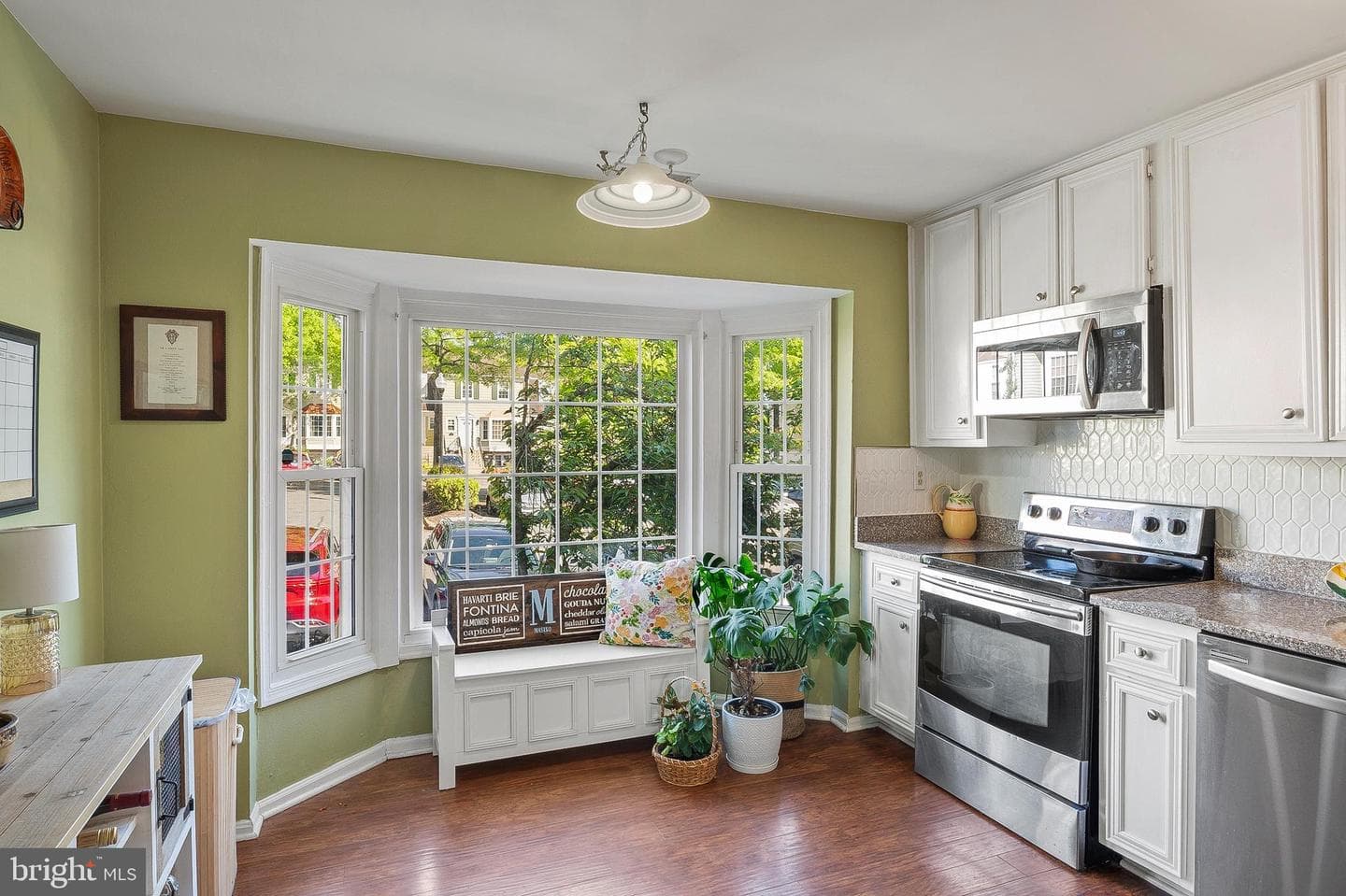 1476 Lowell photo 6