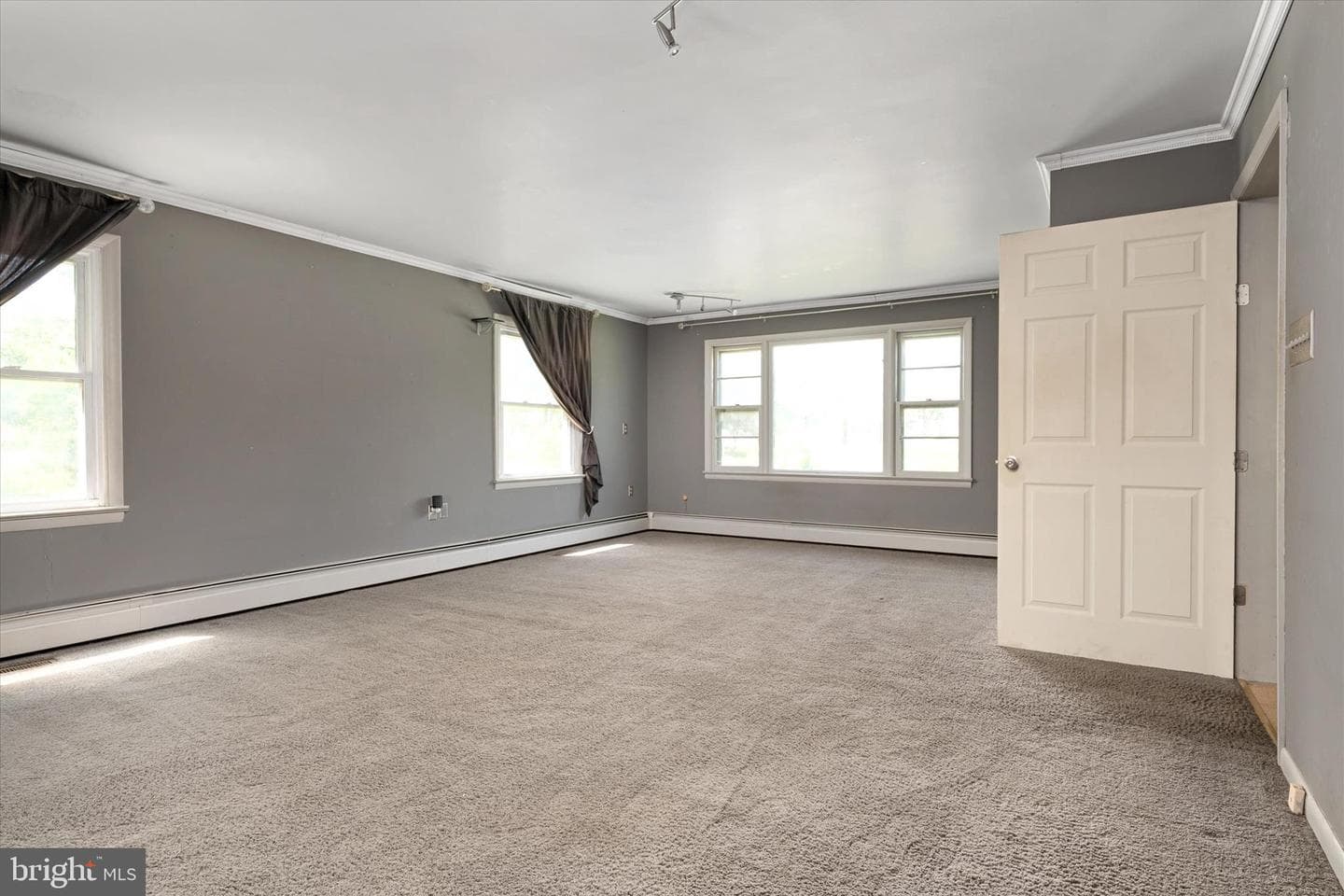 818 Annapolis Road photo 4