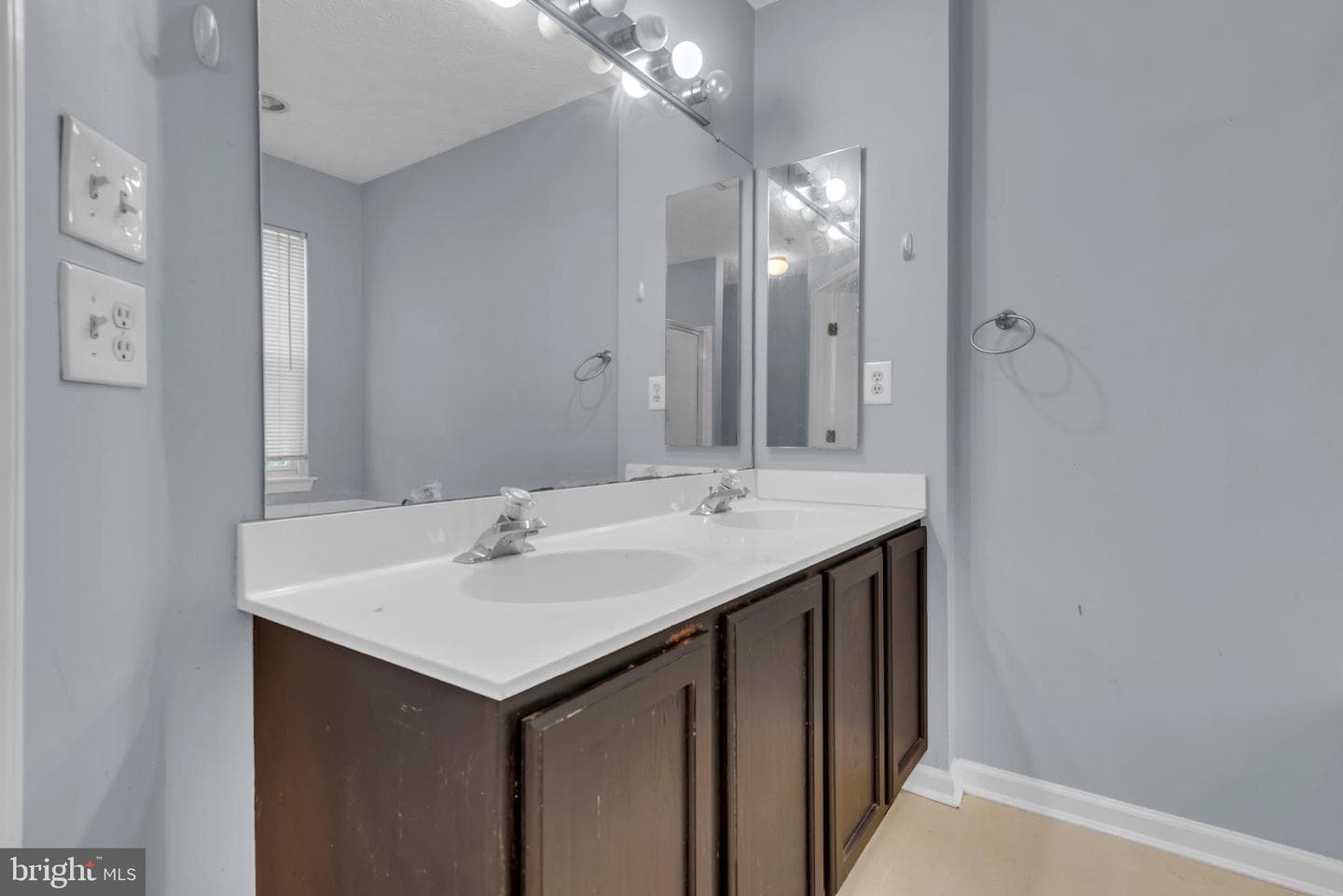 1722 Barnwood Court photo 31