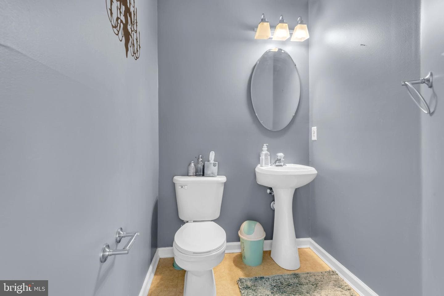 1722 Barnwood Court photo 8