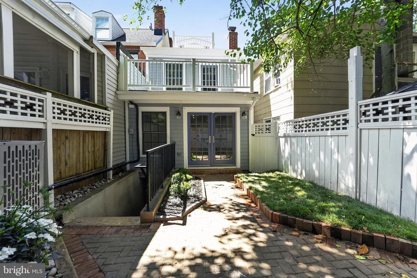 9 College Avenue photo 2