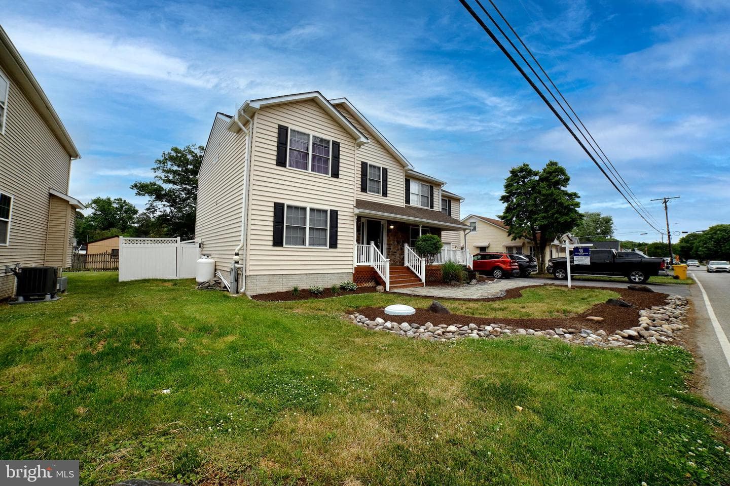833 Selby Boulevard photo 3