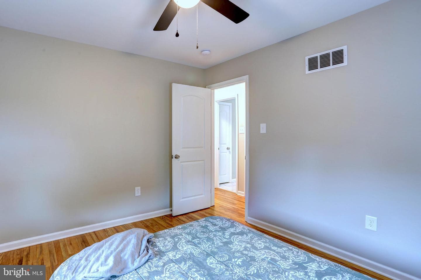 7816 Harbor Dr photo 11