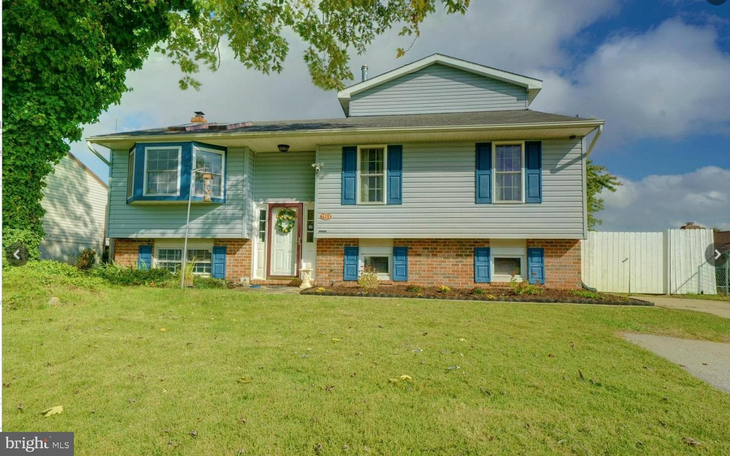 7513 Saffron Court photo 2